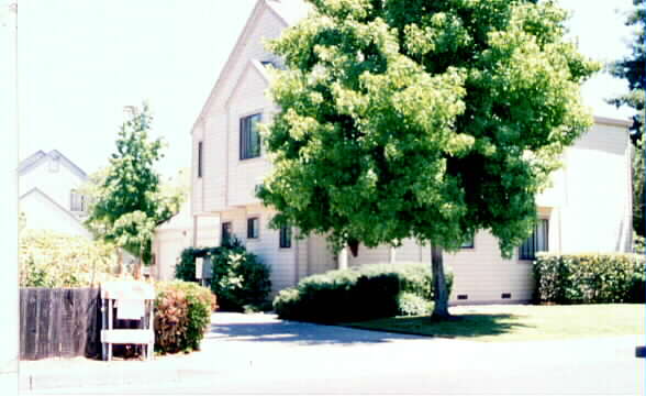 80 Front St in Healdsburg, CA - Building Photo - Building Photo