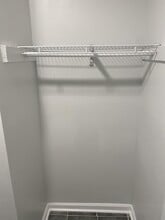 213 Camelot Dr in College Park, GA - Building Photo - Building Photo