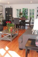 4527 Stark Ave in Los Angeles, CA - Building Photo - Building Photo