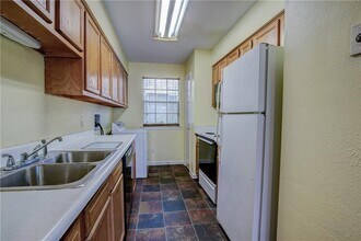 2117 Giuffrias Ave in Metairie, LA - Building Photo - Building Photo