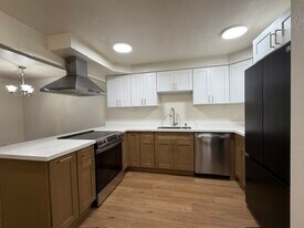 24236 26th Pl S, Unit B in Des Moines, WA - Building Photo