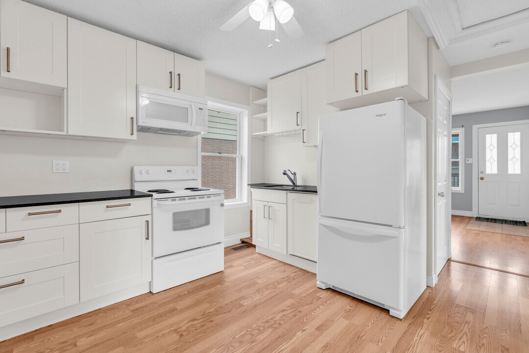 294 Elizabeth St in Guelph, ON - Building Photo