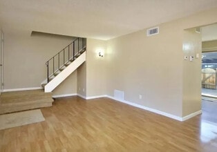 8868 La Riviera Dr, Unit C in Sacramento, CA - Building Photo - Building Photo
