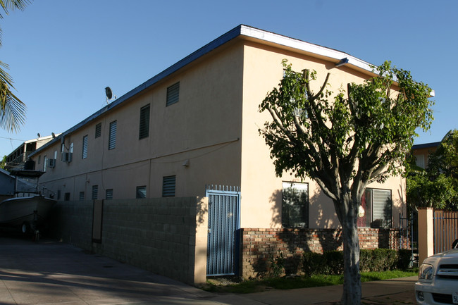 1380 Ohio Ave in Long Beach, CA - Building Photo - Building Photo