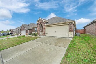 748 Serenity Sound Dr in Lavon, TX - Building Photo - Building Photo