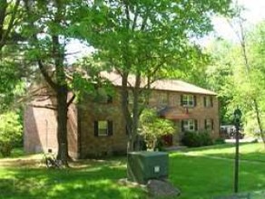 Wallen's Hill Apartments in Barkhamsted, CT - Foto de edificio - Building Photo