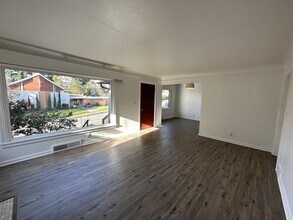 3908 SE Steele St in Portland, OR - Building Photo - Building Photo