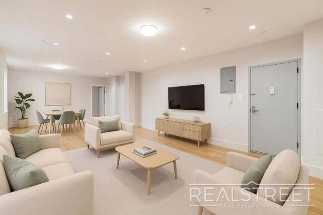 LUXURY Giant 1 BED LOFT in Queens! in Queens, NY - Building Photo - Building Photo