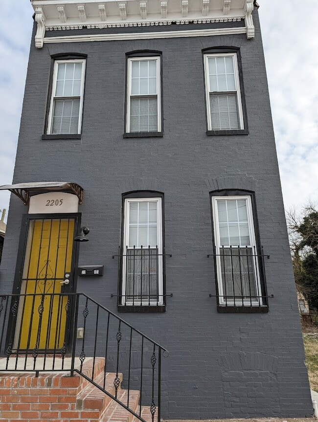 property at 2205 Annapolis Rd
