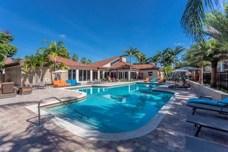 Centro at Davie Apartments in Davie, FL - Building Photo - Building Photo