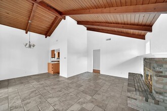 416 Aliso Ave in Newport Beach, CA - Building Photo - Building Photo