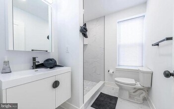 2020 S 16th St-Unit -UNIT B in Philadelphia, PA - Building Photo - Building Photo