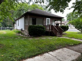 1610 Ashman St in Midland, MI - Building Photo