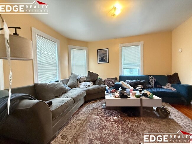 225 Parsons St, Unit 1 in Boston, MA - Building Photo - Building Photo