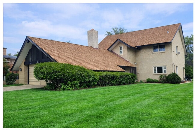 property at 863 N Northwest Hwy