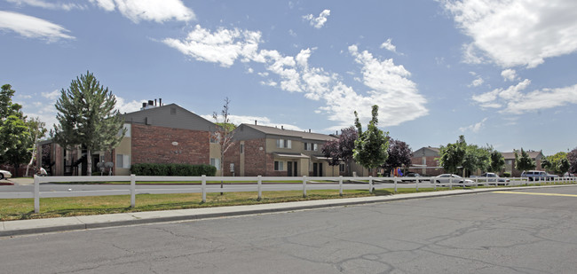 Dominguez Park Apartments in Salt Lake City, UT - Building Photo - Building Photo