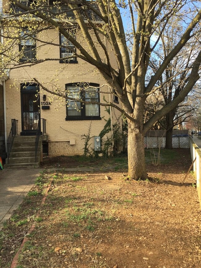 property at 1526 Potomac Ave SE