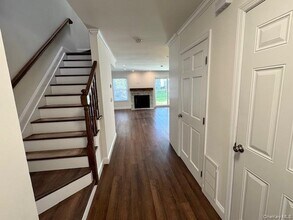 404 Sara Cir in Port Jefferson Station, NY - Building Photo - Building Photo