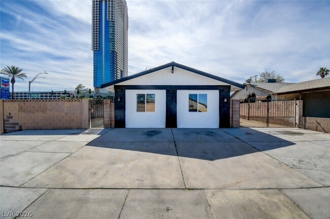 4401 Vía Torino in Las Vegas, NV - Building Photo - Building Photo