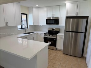 13521 SW 65th Ln in Miami, FL - Building Photo - Building Photo