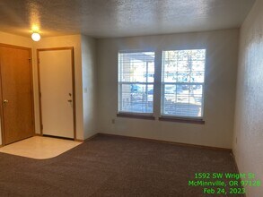 1592 SW Wright St in McMinnville, OR - Building Photo - Building Photo