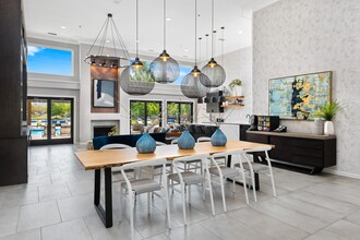 Preserve at Cantera in Warrenville, IL - Foto de edificio - Building Photo