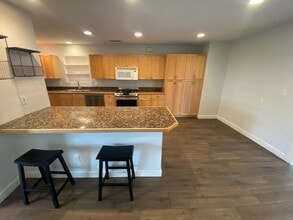 7713 N 17th Ave in Phoenix, AZ - Building Photo - Building Photo