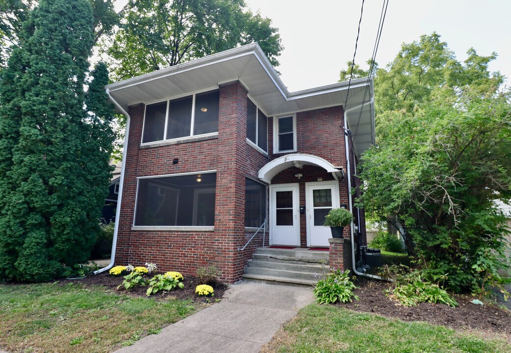 744 Central Ave, Unit 744.5 in Beloit, WI - Foto de edificio