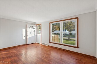 5732 E 141st St in Maple Heights, OH - Building Photo - Building Photo