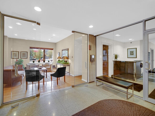 5000 S Cornell Ave in Chicago, IL - Building Photo - Building Photo