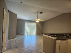 3733 Country Club Blvd in Cape Coral, FL - Building Photo - Building Photo