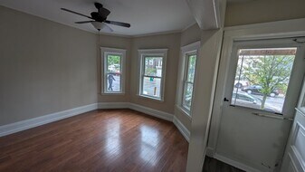 294 Boston Ave, Unit 1 in Medford, MA - Building Photo