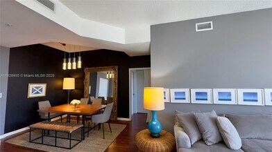 2775 NE 187th St in Miami, FL - Building Photo - Building Photo