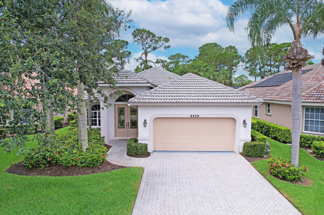 8829 First Tee Rd in Port St. Lucie, FL - Building Photo