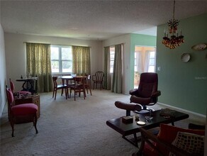 330 Brandywine Dr in Largo, FL - Building Photo - Building Photo