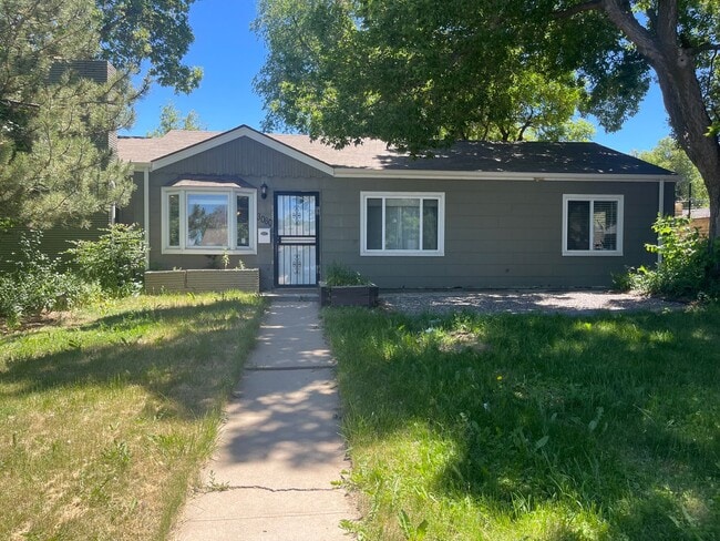 property at 3080 S Fairfax St