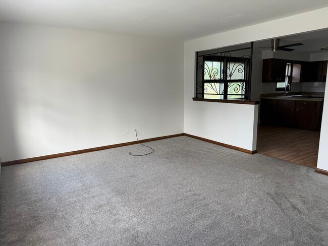 7506 W Hanover St in Summit, IL - Foto de edificio - Building Photo