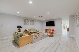 11320 NW 35th Ct in Coral Springs, FL - Building Photo - Building Photo