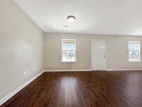 7426 Blue Jay Dr in Texas City, TX - Building Photo - Building Photo