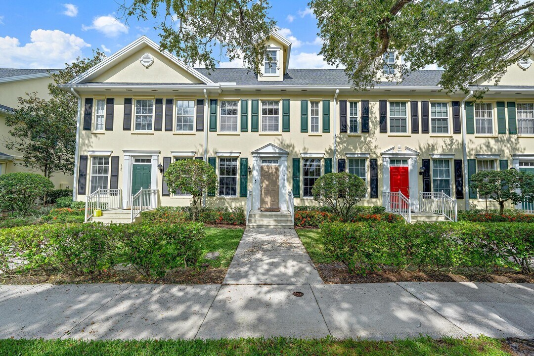 118 Day Lily Dr in Jupiter, FL - Building Photo