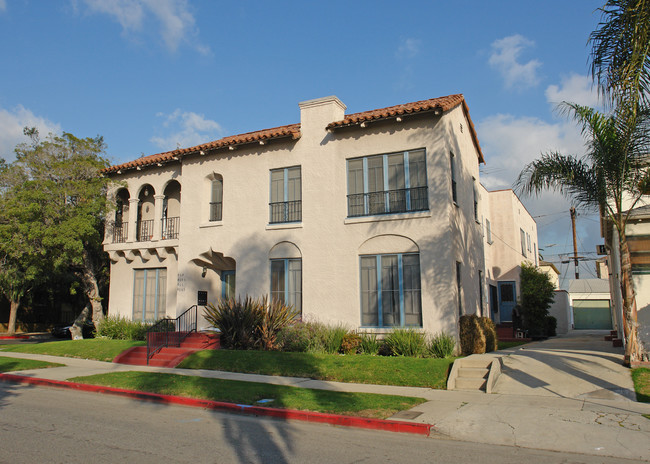 464 N Gardner St in Los Angeles, CA - Foto de edificio - Building Photo