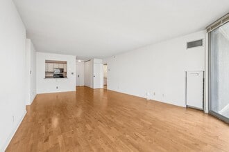 1660 N Prospect Ave in Milwaukee, WI - Building Photo - Building Photo