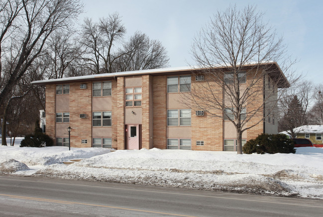 3141 Douglas Dr N in Minneapolis, MN - Building Photo - Building Photo