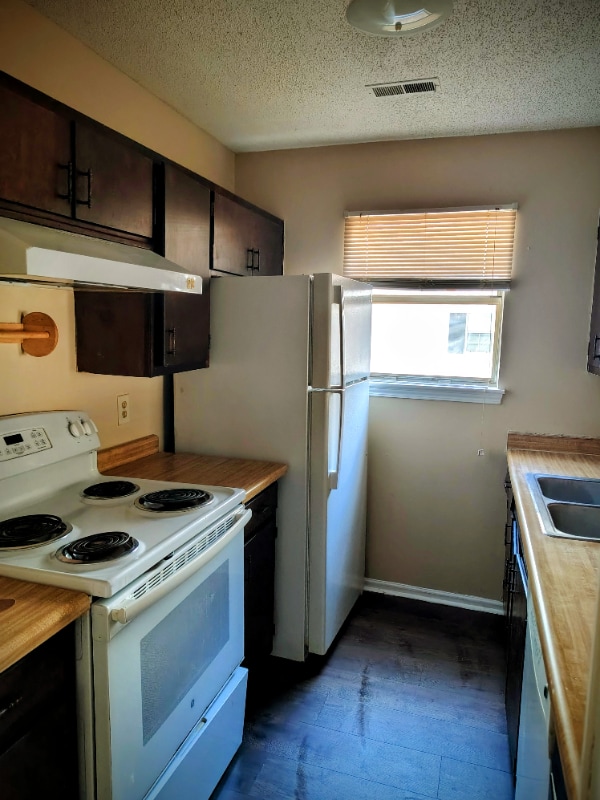 112 Leila Ln in Columbia, SC - Foto de edificio - Building Photo