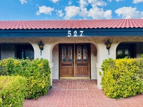 527 Westlake Dr in Palmdale, CA - Building Photo - Building Photo