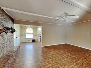 13630 Willow Bend Rd in Dallas, TX - Building Photo - Building Photo