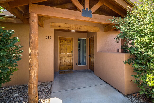 329 E Pueblo Ct in Moab, UT - Building Photo - Building Photo