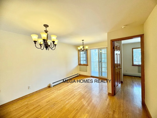 2122 43rd St, Unit 1 in Astoria, NY - Building Photo - Building Photo