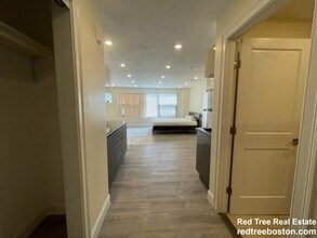 1028 Commonwealth Ave, Unit 1 in Boston, MA - Building Photo - Building Photo