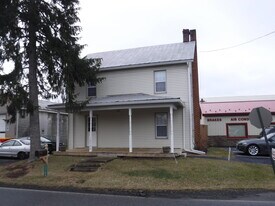 13706 Maugansville Rd in Hagerstown, MD - Building Photo